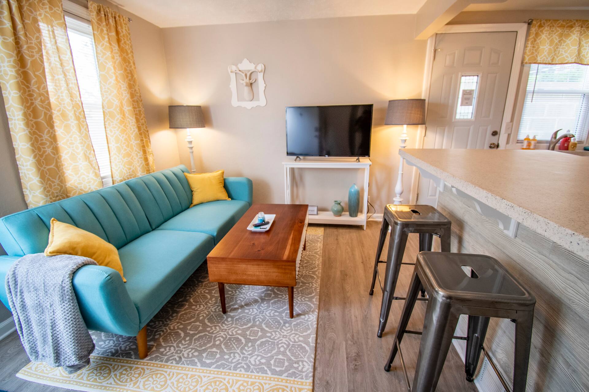 Petite & Charming- Near Aksarben and Baxter Arena!