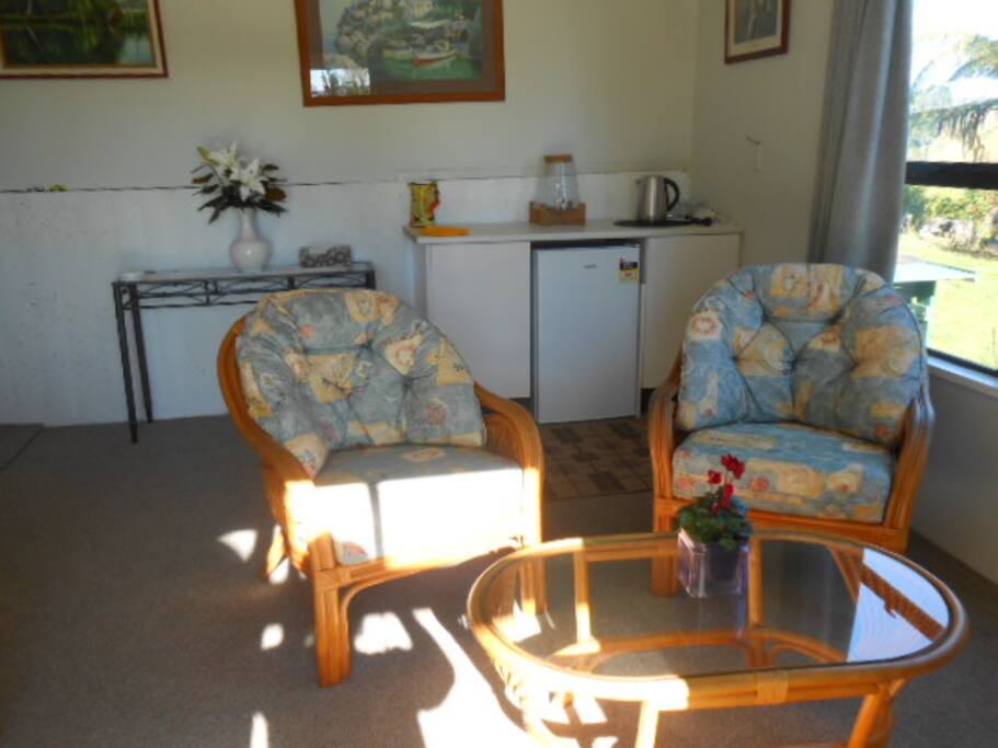 Separate lounge kitchenette