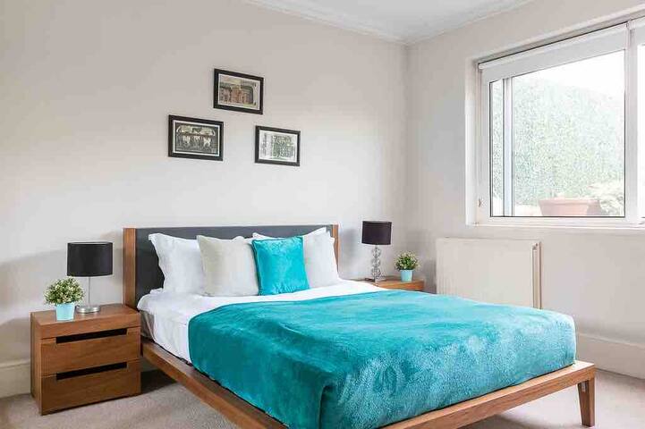 Balcony Relax Lux 2 Bedroom Suite In Queens Gate Flats For Rent In Greater London England United Kingdom
