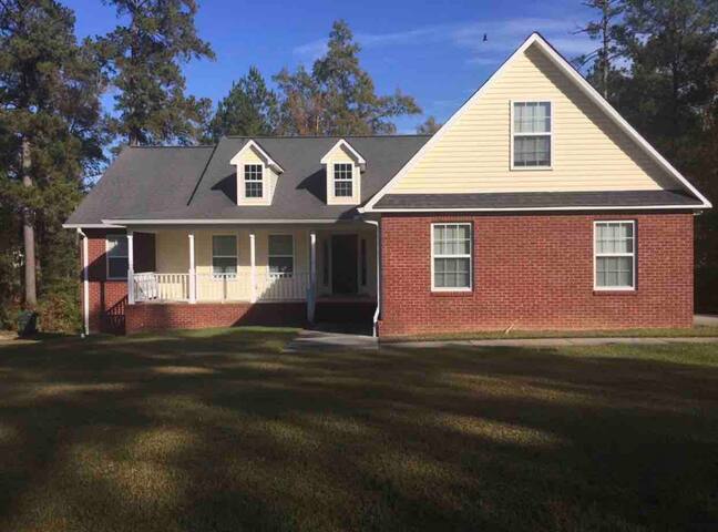 Airbnb Lizella Vacation Rentals Places To Stay Georgia