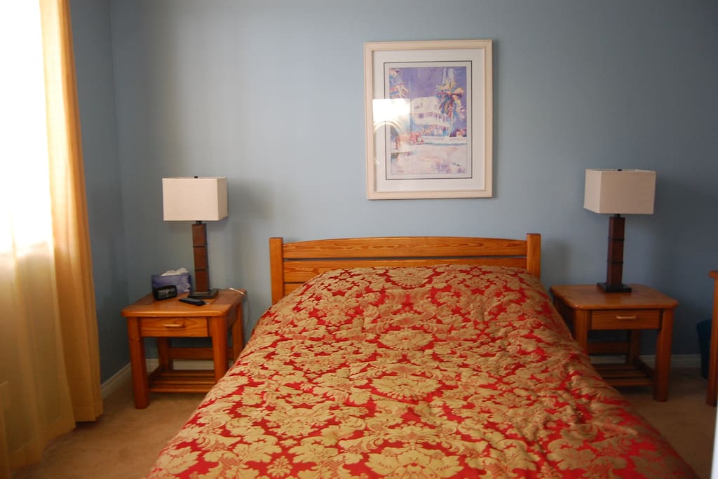 Your private bedroom w queen bed!