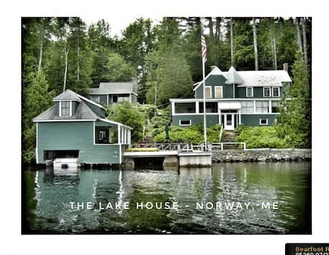 Lake Front 3 Season House with Private Deck