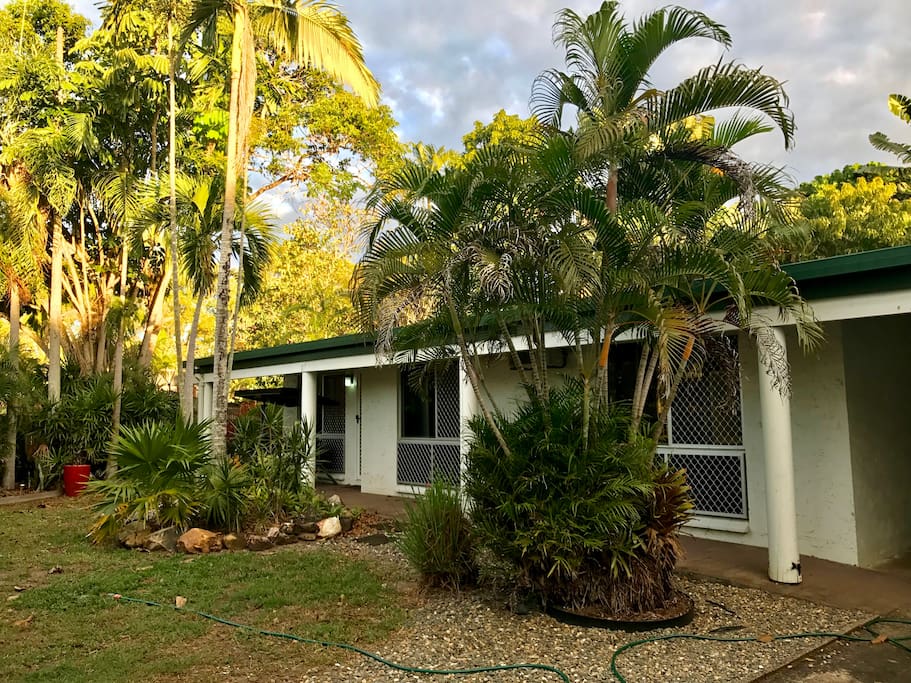 This gorgeous little home is private and close to the beach!