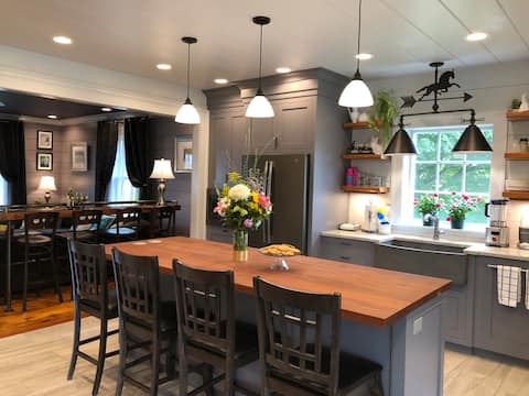 The Losee House w/ sauna, No pets