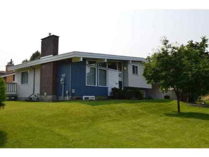 Spacious, bright private three bedroom place Houses for Rent in