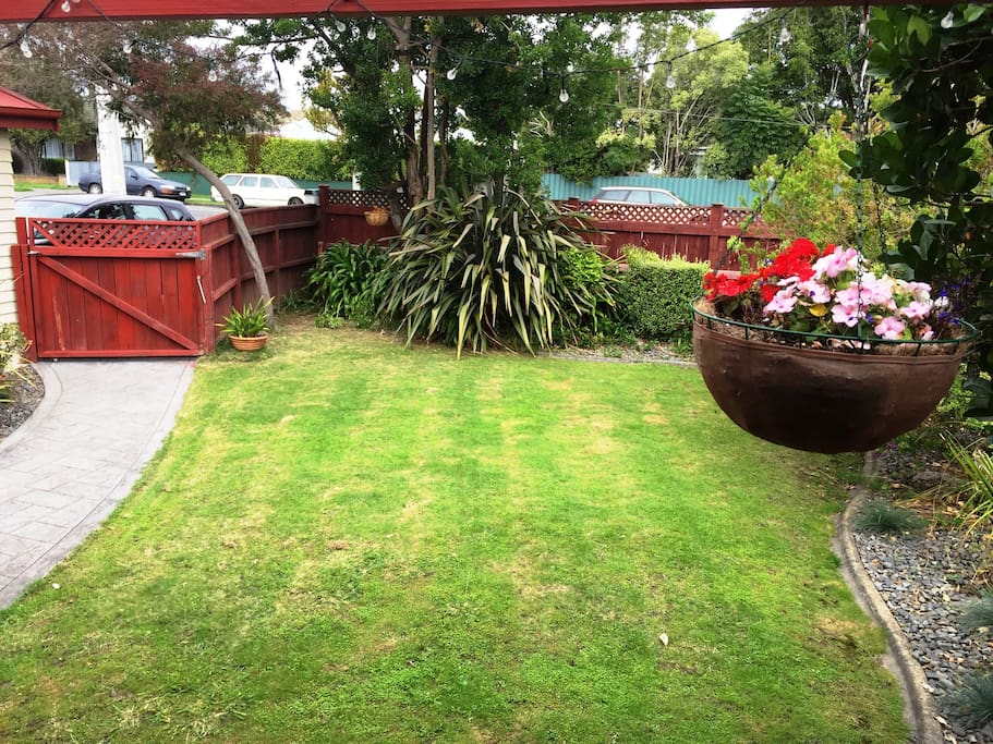 Front garden - 2 off road parkings
