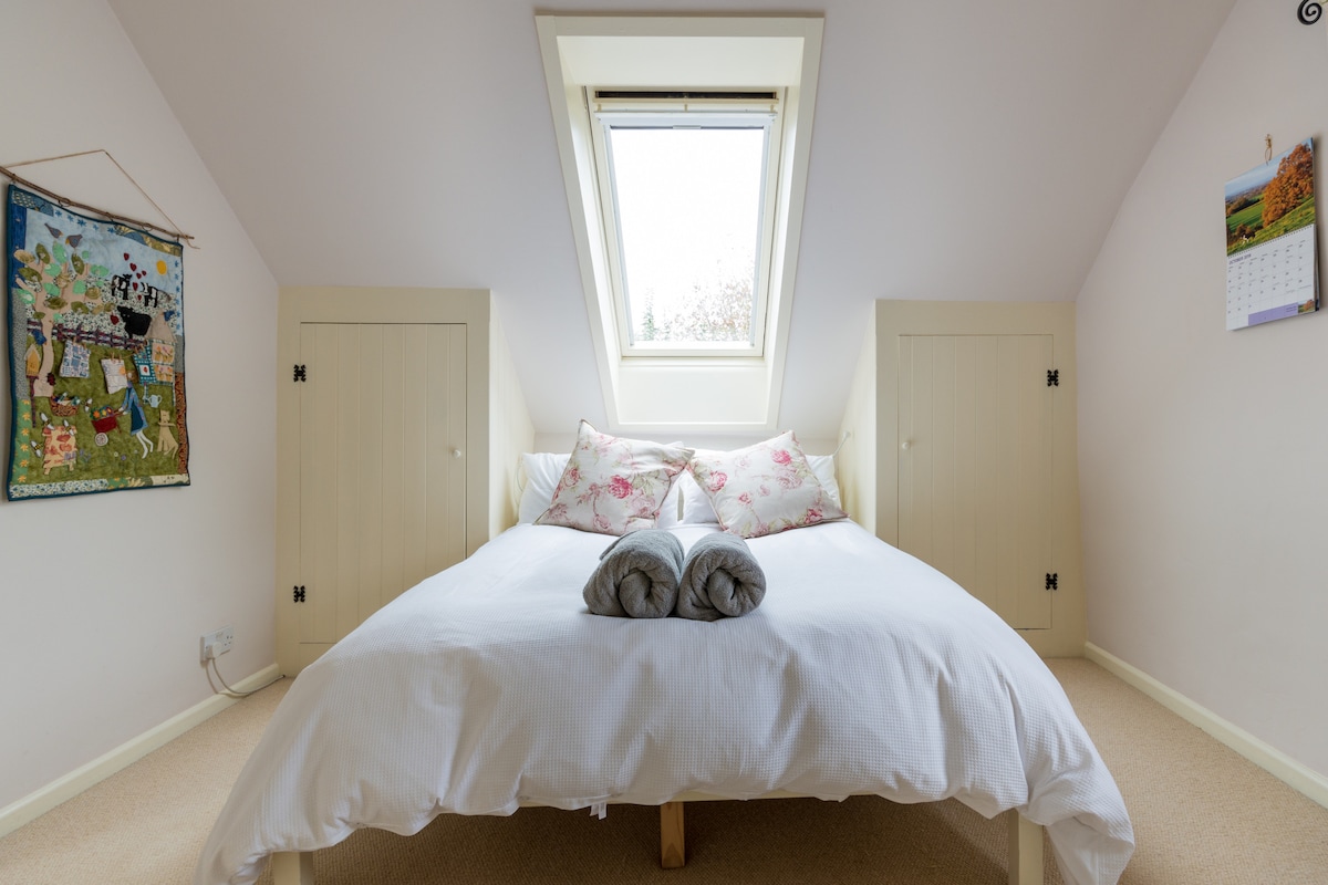 Gostinjska spavaća soba 1 gleda na istok