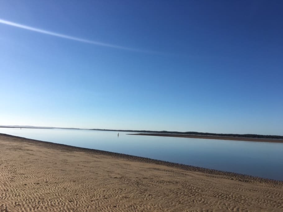 The inlet is only a short walk away and safe for a swim, kayak, SUP or wind/kite surfing