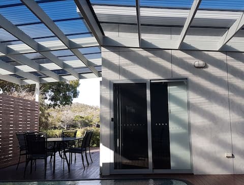 Top performing Airbnb: Aurora View Retreat in Coles Bay