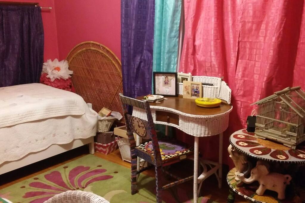 Twin bed with one work desk