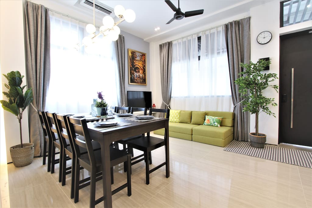 Squarish living/dining area for the family to gather.