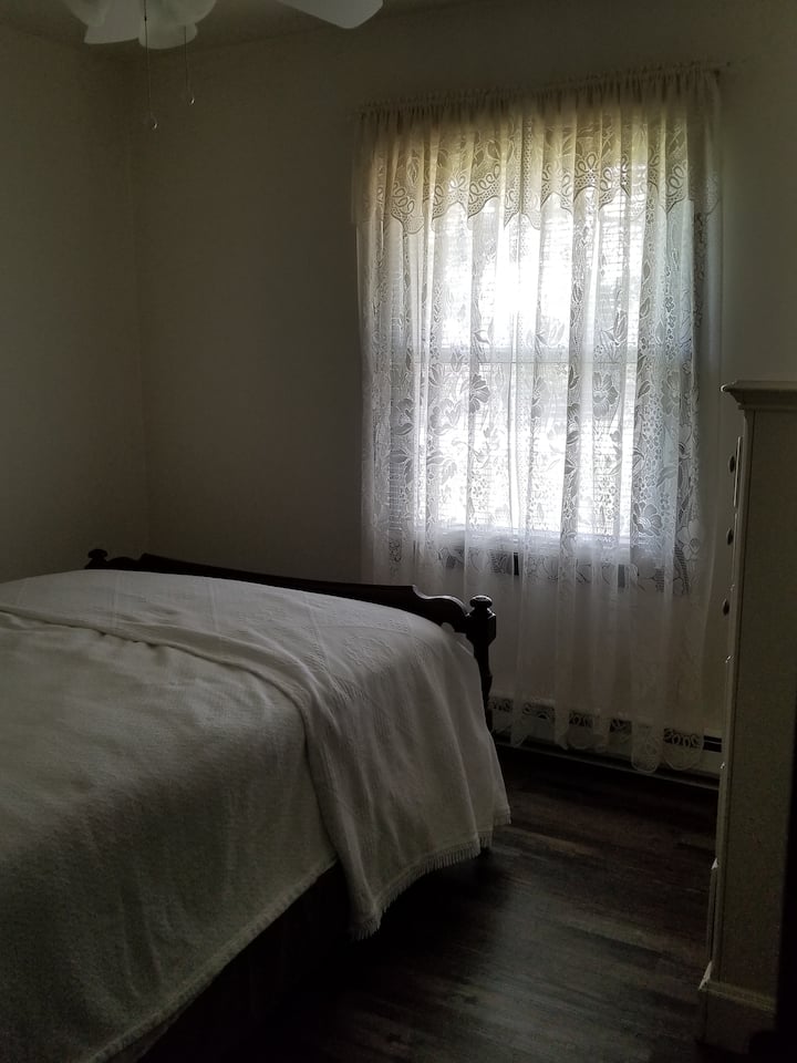 1-ლი საძინებელი