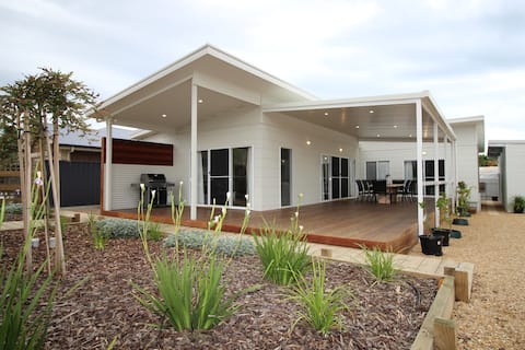 DECKadence @ Normanville