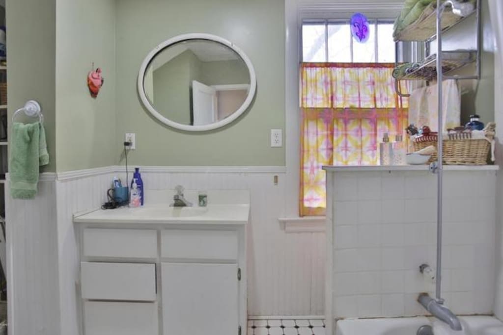 2nd floor bathroom