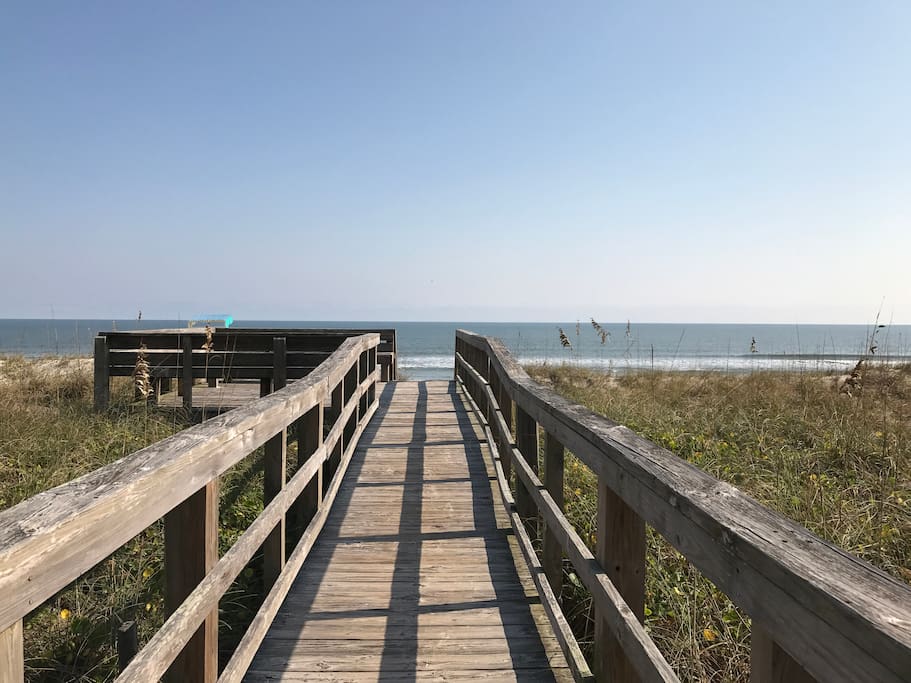 1 block to Spartanburg beach access!