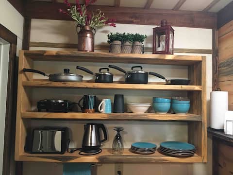 Top performing Airbnb: Lower - Cozy and Quiet Studio in Lakeside