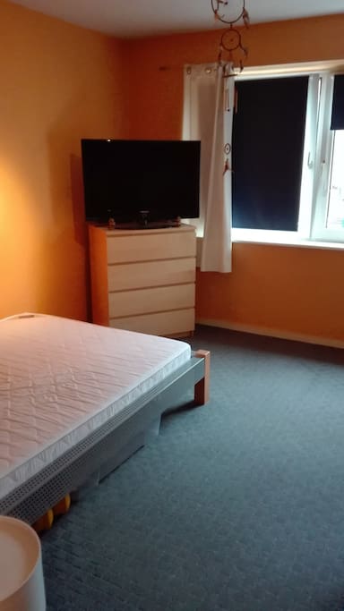 Schlafzimmer Bett 140 cm