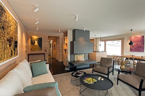 Luxury St Moritz apartment, lake view (3 brm/bath)