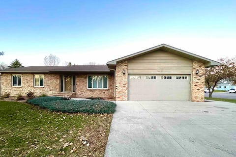 Spacious Home for Large Gathering, New Spa/Hot Tub