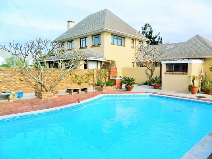 Milnerton Vacation Rentals & Homes Milnerton, Cape Town, South Africa
