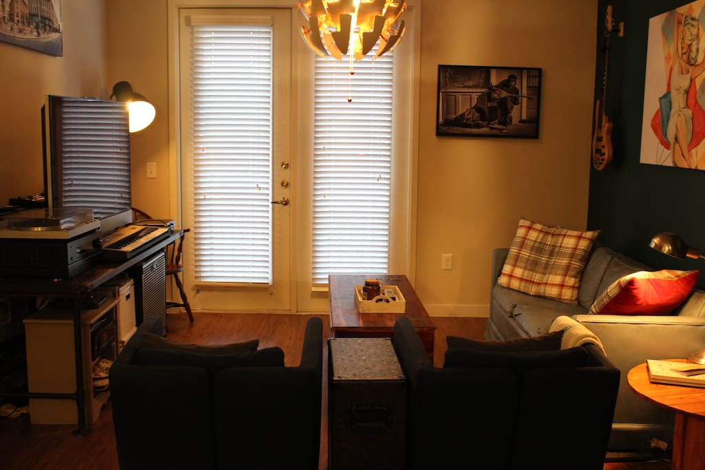 Living Room/Entertainment Area
