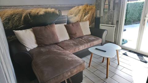 Popular Airbnb listing: Beachfront house. in Port Bail Sur Mer