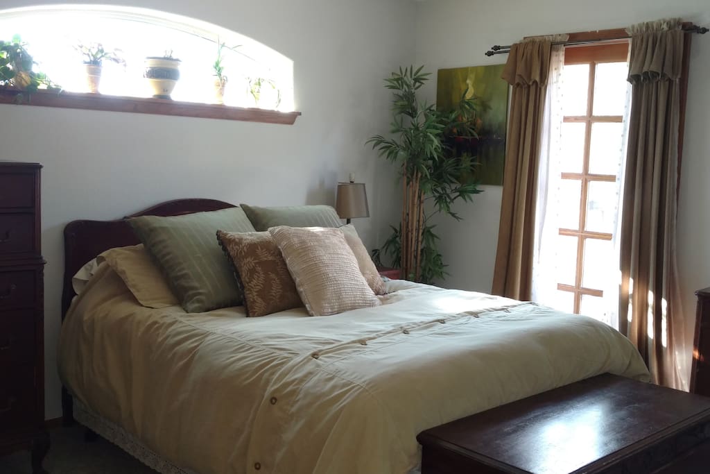 Guest bedroom