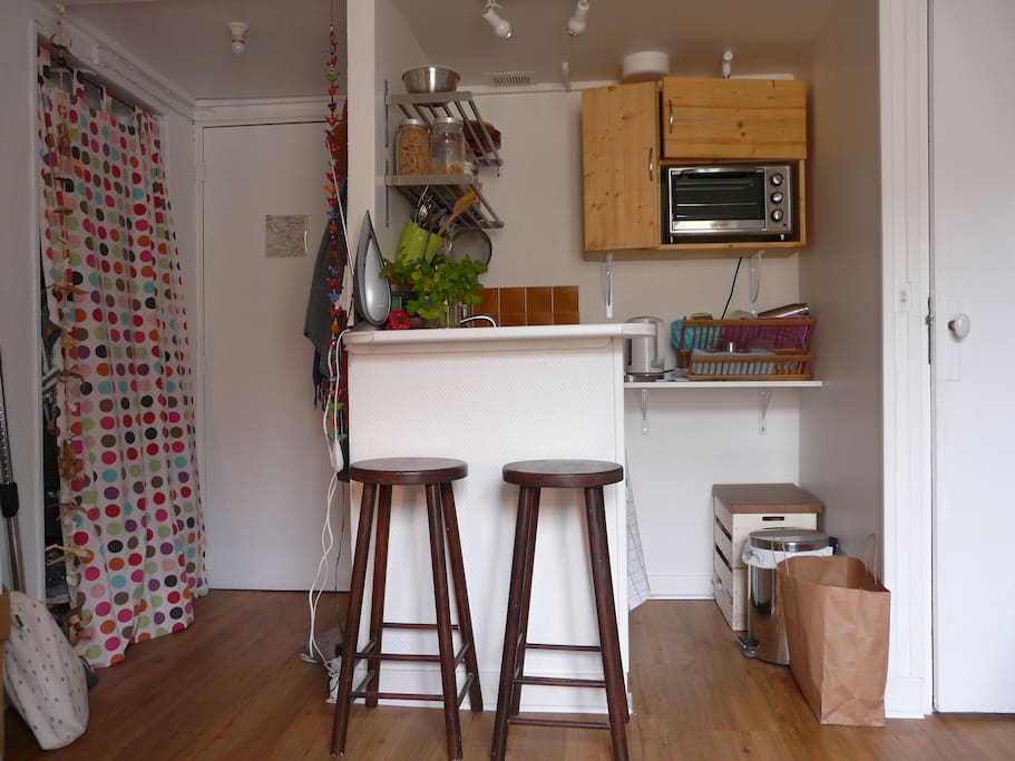 The entrance and kitchenette