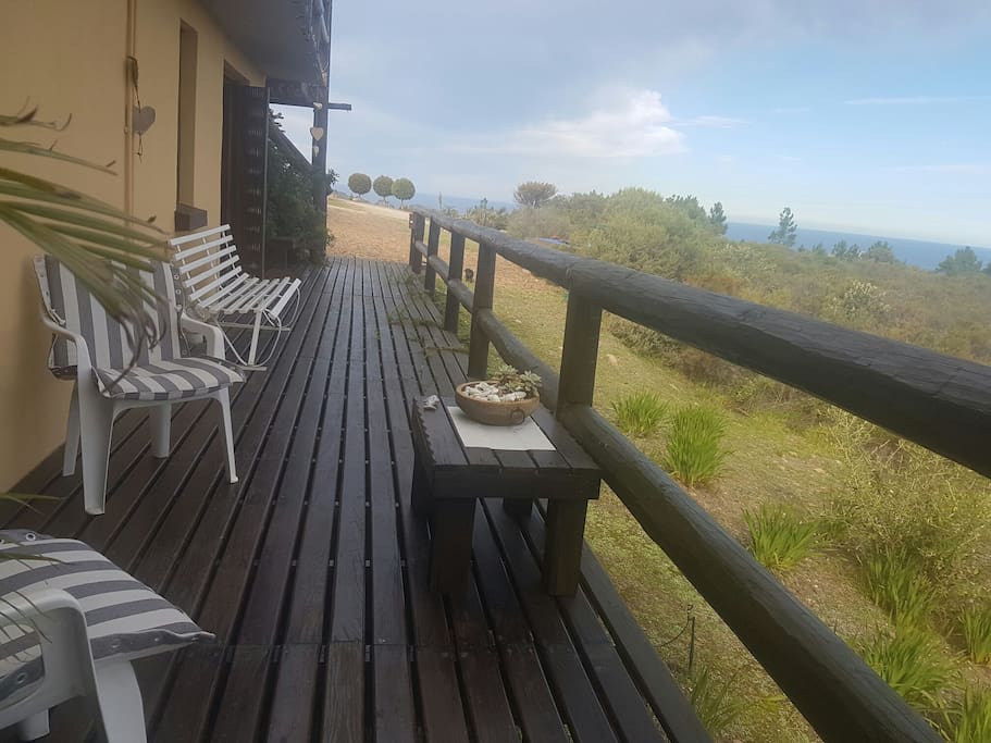 Beautifull deck to relax in front of the rooms availible