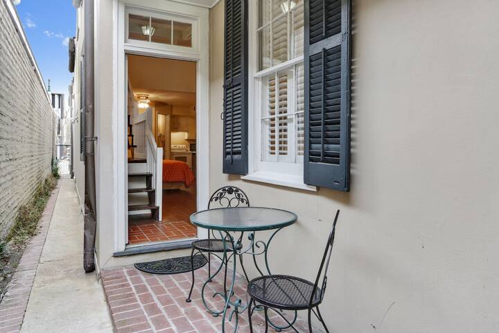 3BR Suite A with 5 beds and 2 baths gallery image 3