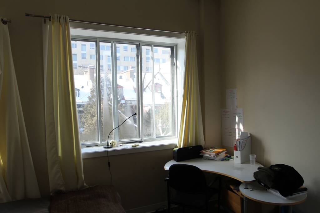 Un bureau avec une très belle vue