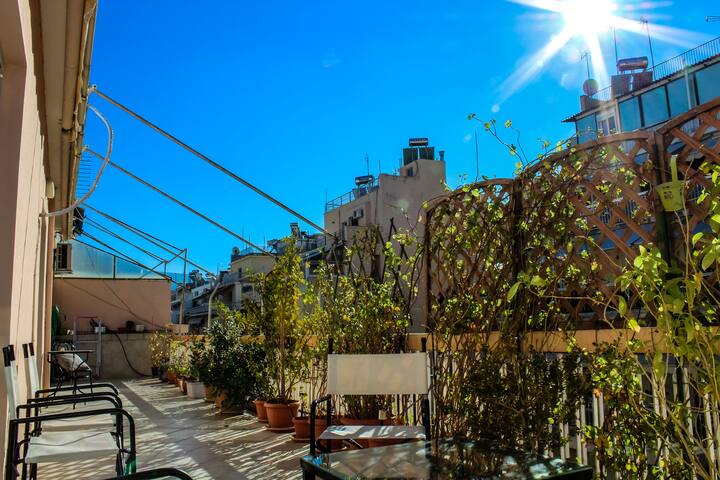 Ρετιρέ διαμέρισμα με μεγάλη βεράντα