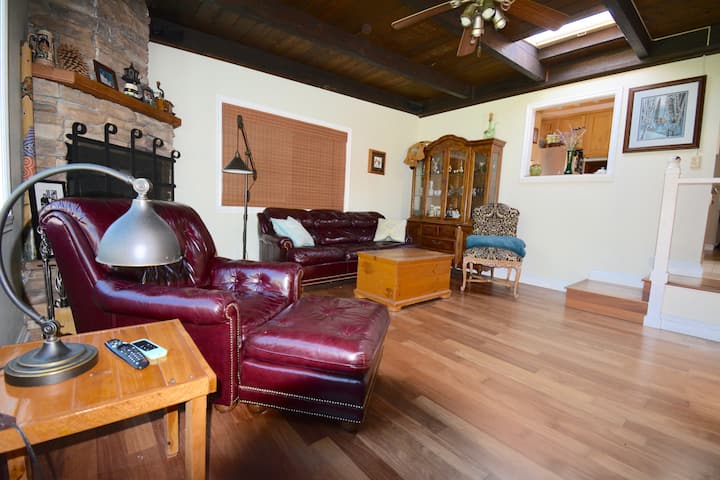 Coastal Retreat,west Of 5, South Oceanside Beach - Carlsbad, CA
