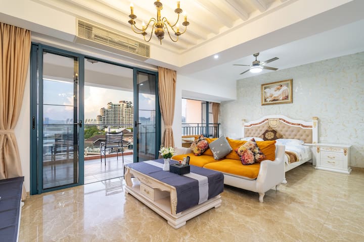 三亚鸿洲时代海岸星空鹿港无敌海景一居室（订五晚接或送机）