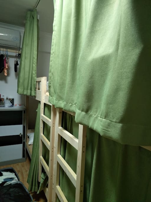 带窗帘的有私密空间的男生8人间