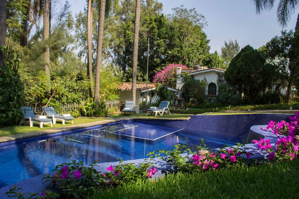 Villa Escondida, a 1950s house in a Cuernavaca garden, Cuernavaca, Morelos, Mexico, photo 1 of 10