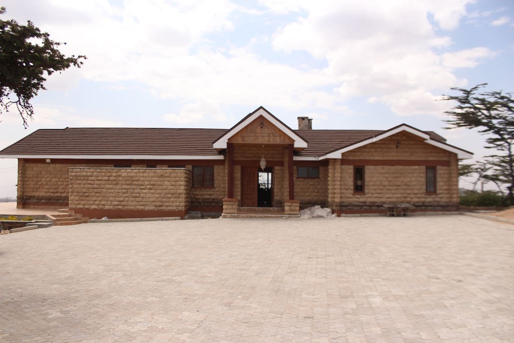 The first view of the house from the driveway