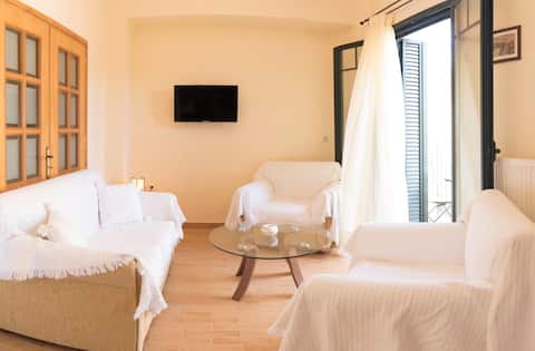 Successful Airbnb property: Koni's House in Δήμος Μεγανησίου
