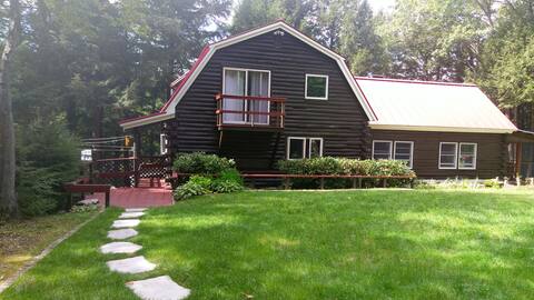 Waterfront Log Home on Lake Contoocook