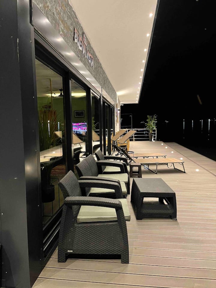 Buena Vista- Floating house Belgrade Sava River