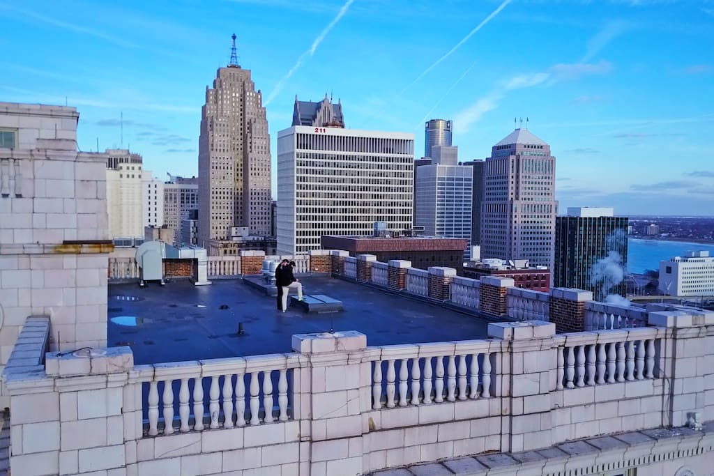 30'60' private rooftop balcony.