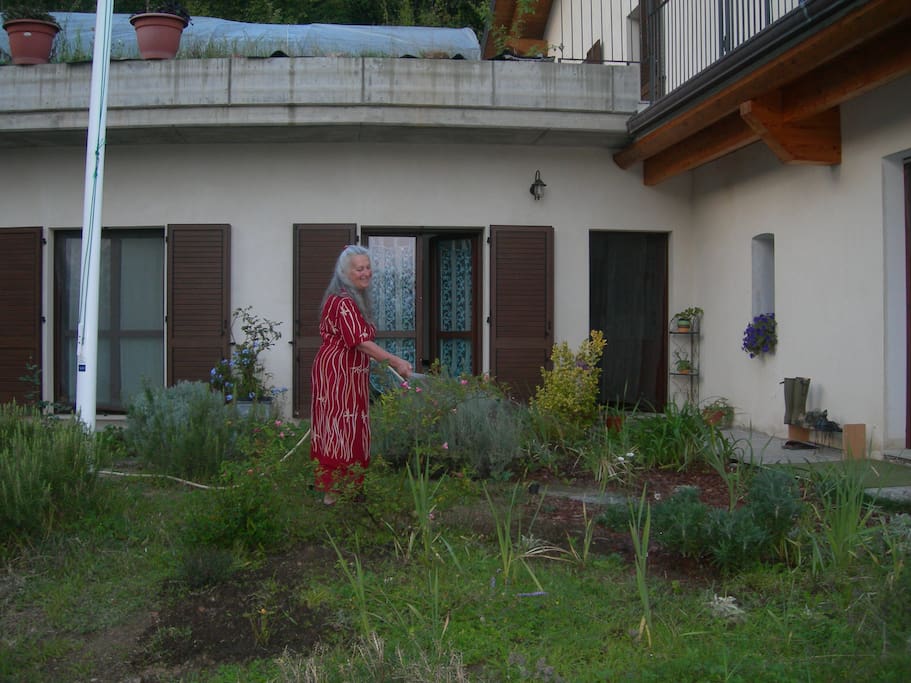 This is Shama taking care of the garden outside the "Stanza Azzurra" (Azure Room)