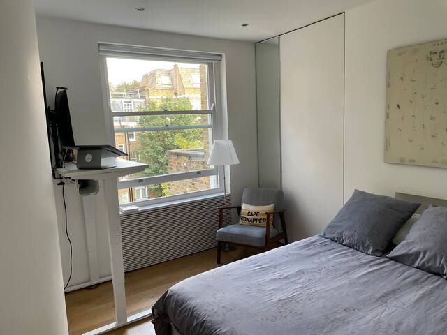 Chelsea, three-bedroom contemporary living duplex gallery image 4