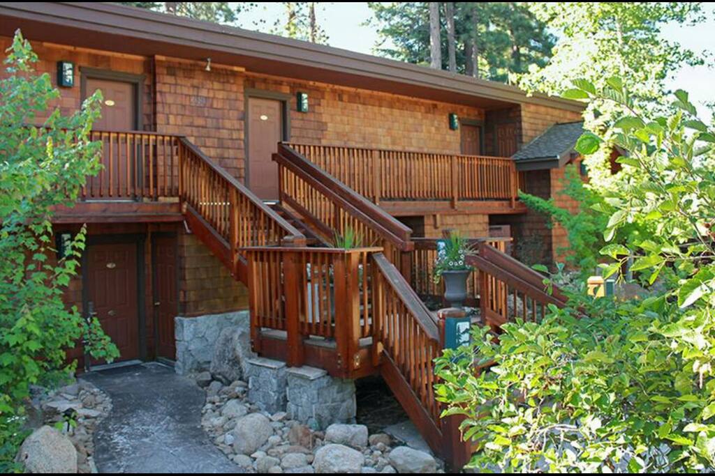 Entrance of lodges and villas