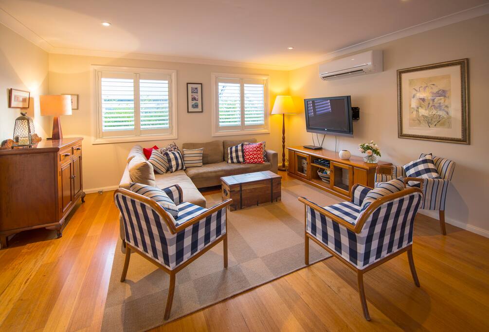 Large lounge/dining room