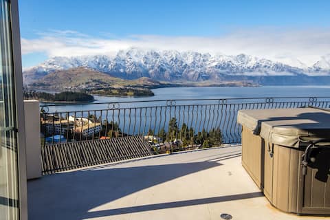 Top Airbnb: Tiroroa - Mindblowing Views in Queenstown Centre