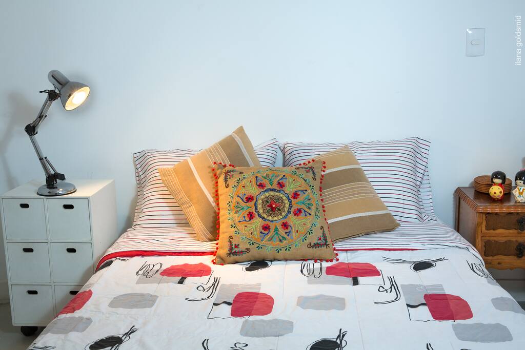 room 1 / quarto 1