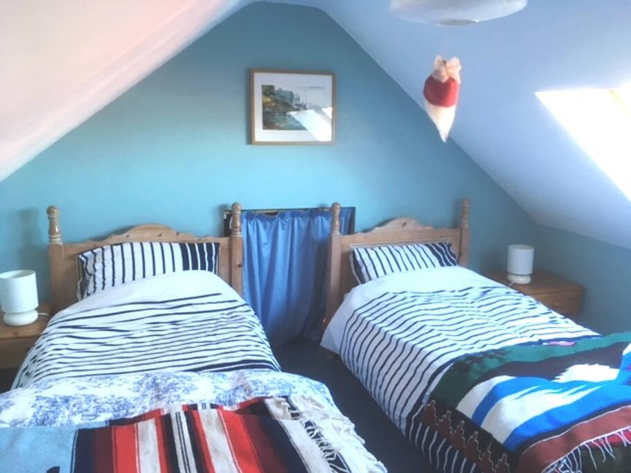 Twin bedroom