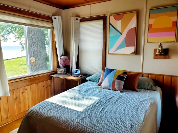 Cheery Cottage on Beautiful Shawano Lake! Houses for Rent in Shawano