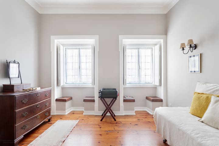 Casa de São Domingos—Tranquil House with Garden in Lapa gallery image 2